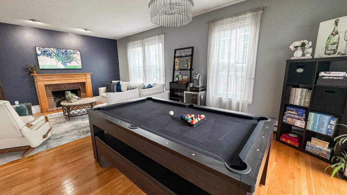 Columbus Park - Andrew Square Condo | Southie Condo - Near Subway - Bring Pets - Pool Table