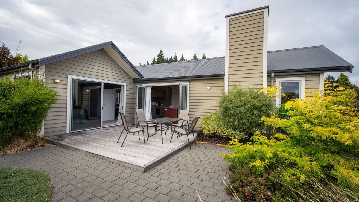 Te Anau House | Southland Sounds - Te Anau Holiday Home