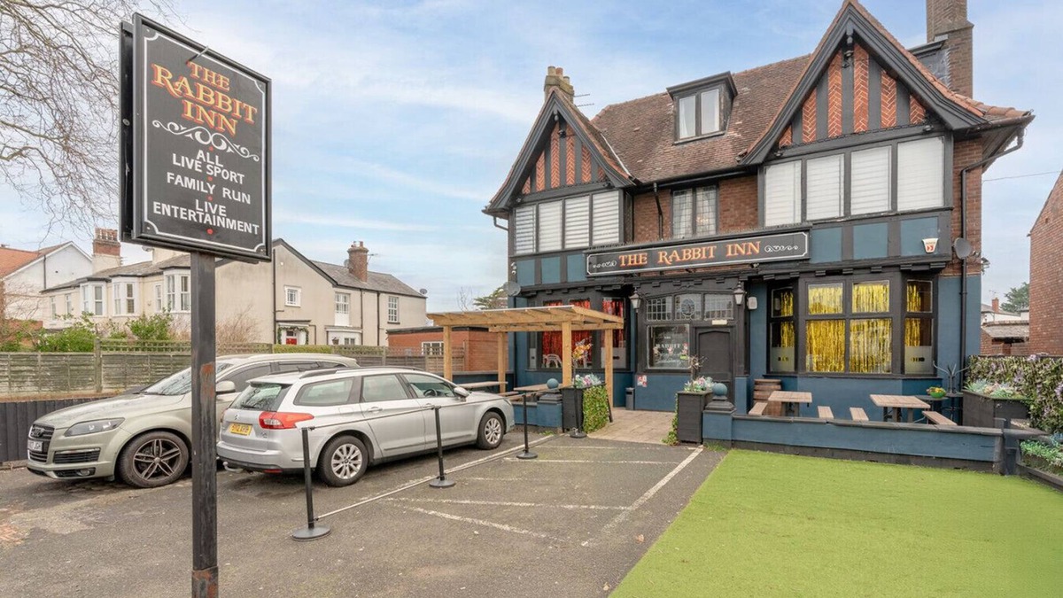 Southport House | Southport Rabbit Retreat - Sleeps 15