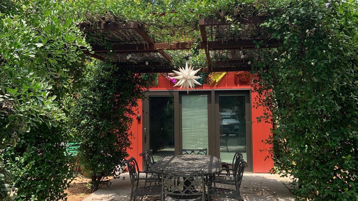 Southtown Cottage | Southtown Guest Cottage is a perfect location to enjoy historic San Antonio.