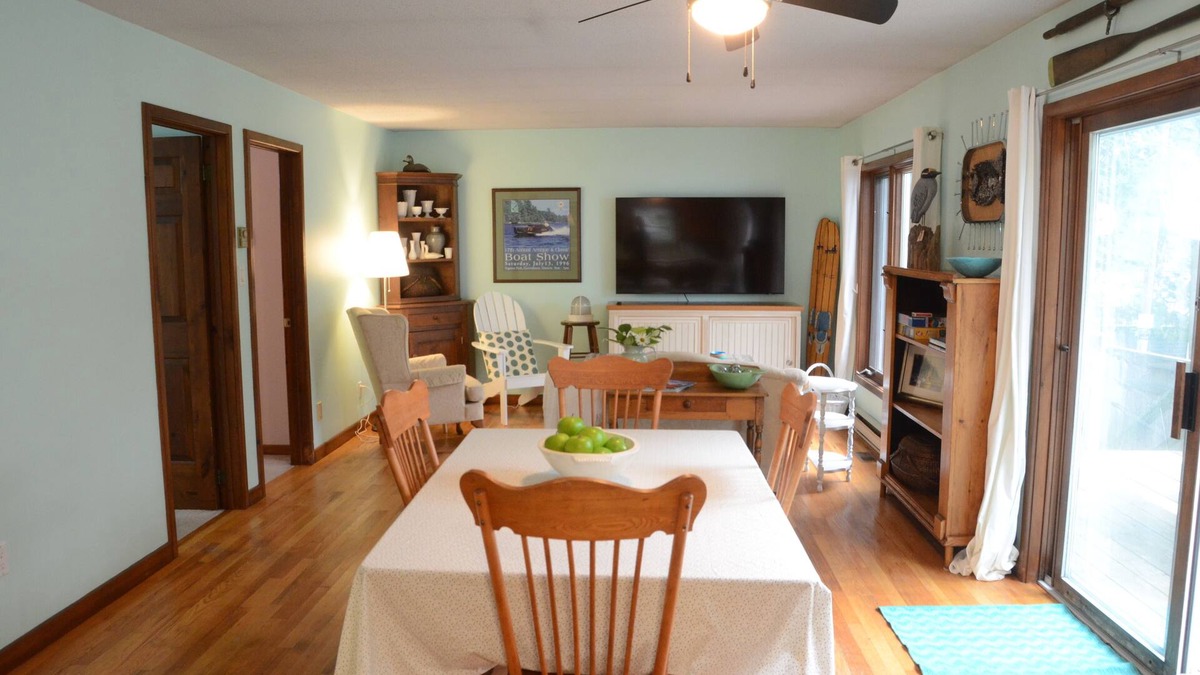 Port Carling House | Southwest exposure with river views at this newly decorated Muskoka cottage!