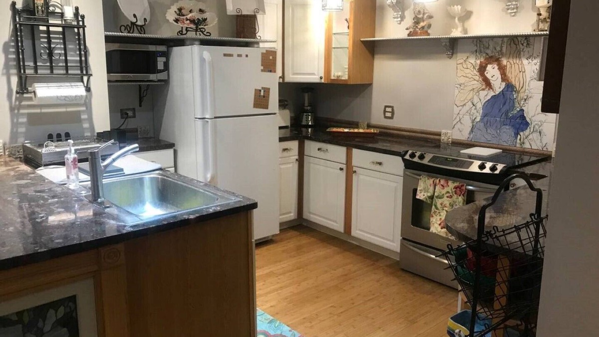 Lake Michigan Beach House | SouthwestMi Paradise.Pool,Bocca Ball courts /5 acres. GREAT WEDDING VENUE!