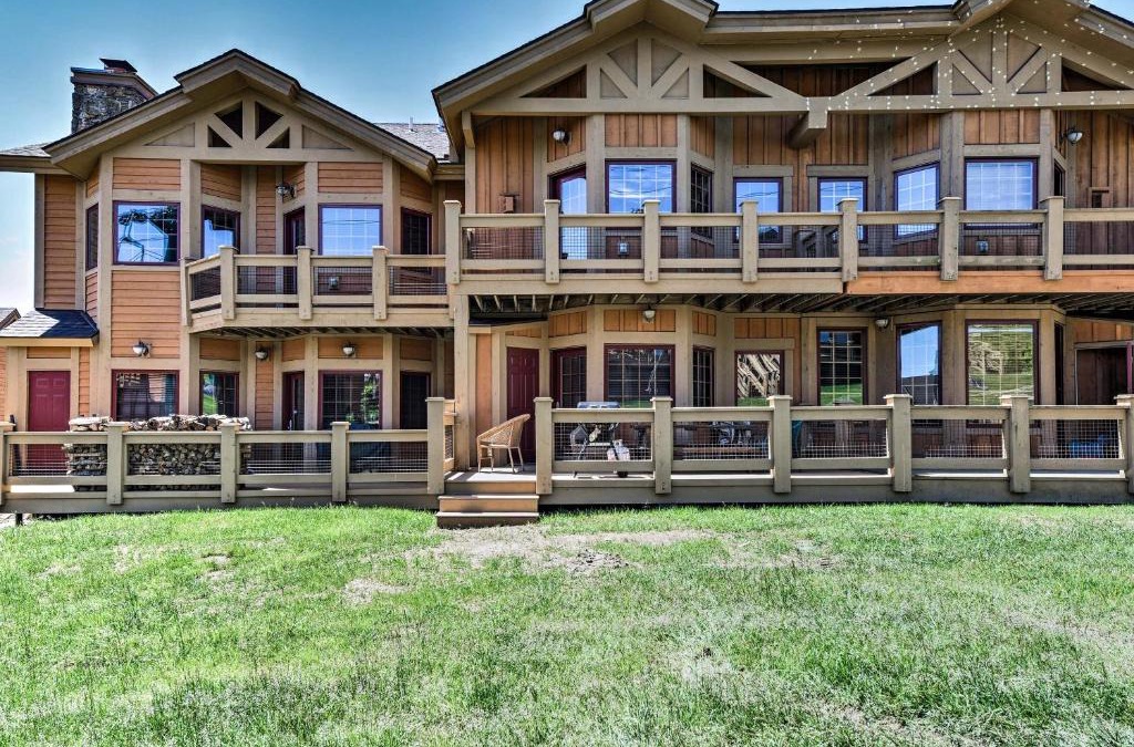 Champion House | Southwind Seven Springs Home on Ski Slopes!