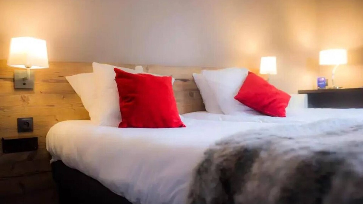 Valfrejus Apartment | SOWELL Family Valfréjus* - Superior Double Room
