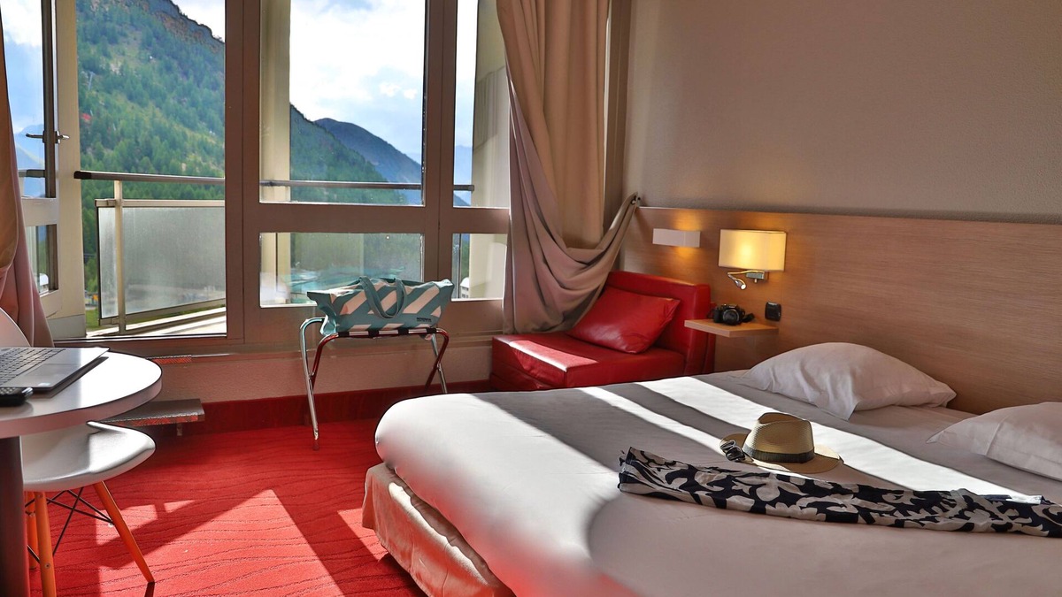 Isola Hotel | SOWELL HÔTELS Le Pas du Loup