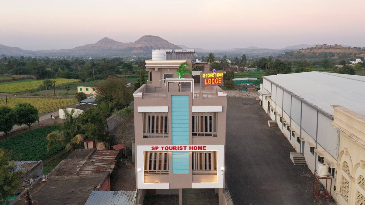 Ghodegaon Hotel | SP Tourist Home