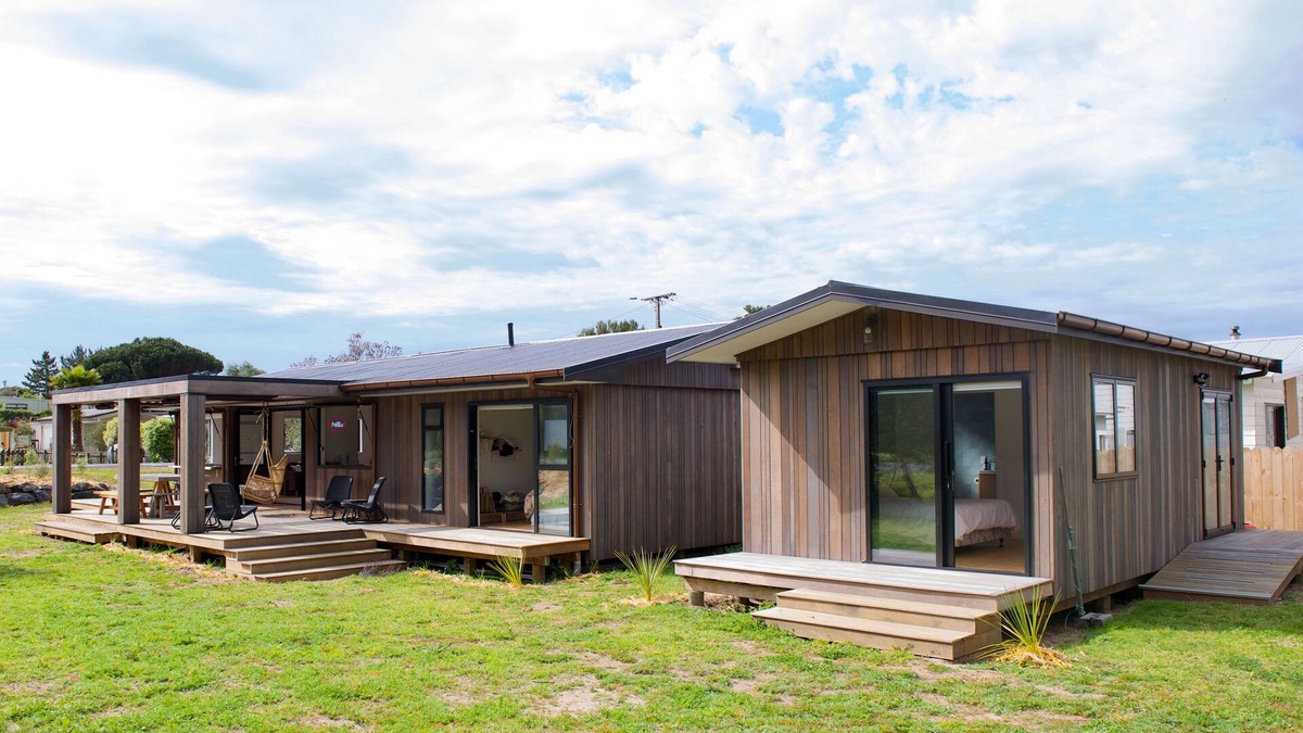 Mangawhai Heads House | Spa and a 5 minute walk to the water