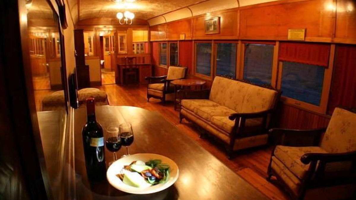 Roslynmead House | Spa Carriage Retreat
