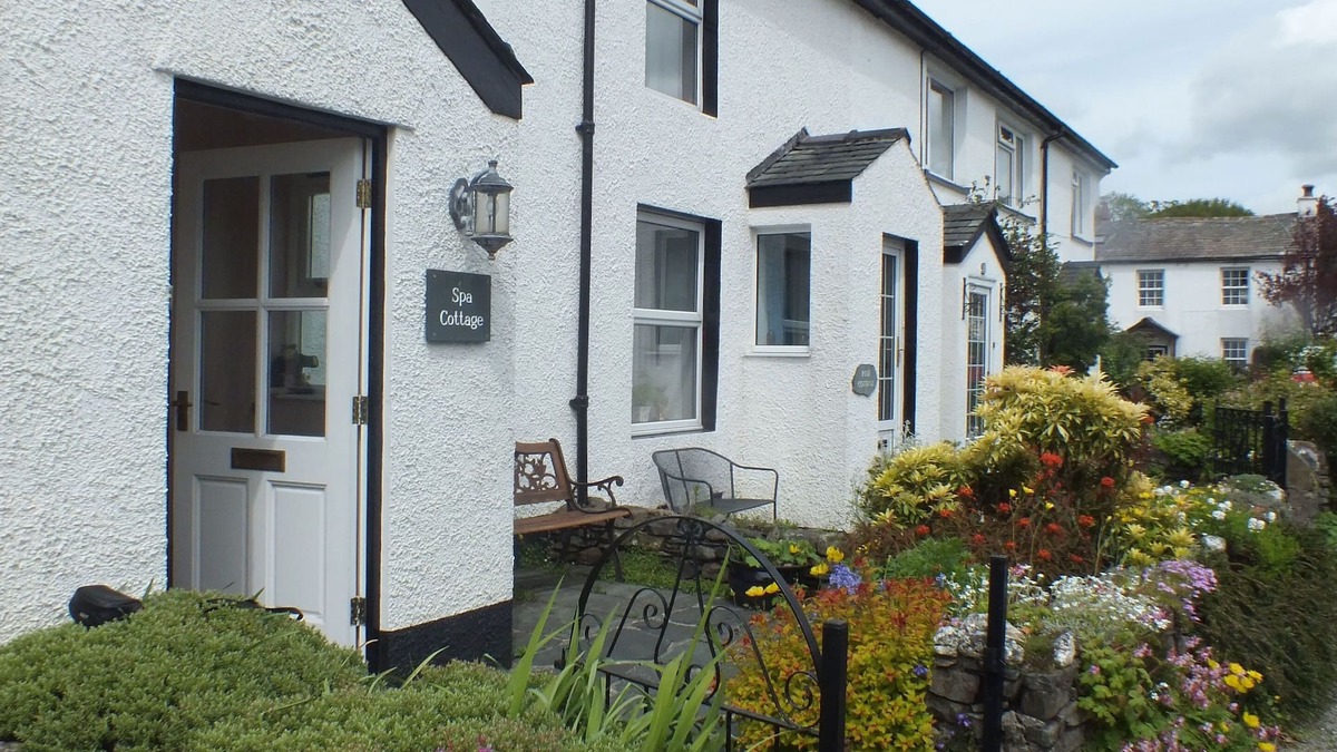 Braithwaite Cottage | Spa Cottage - a cottage that sleeps 3 guests in 2 bedrooms