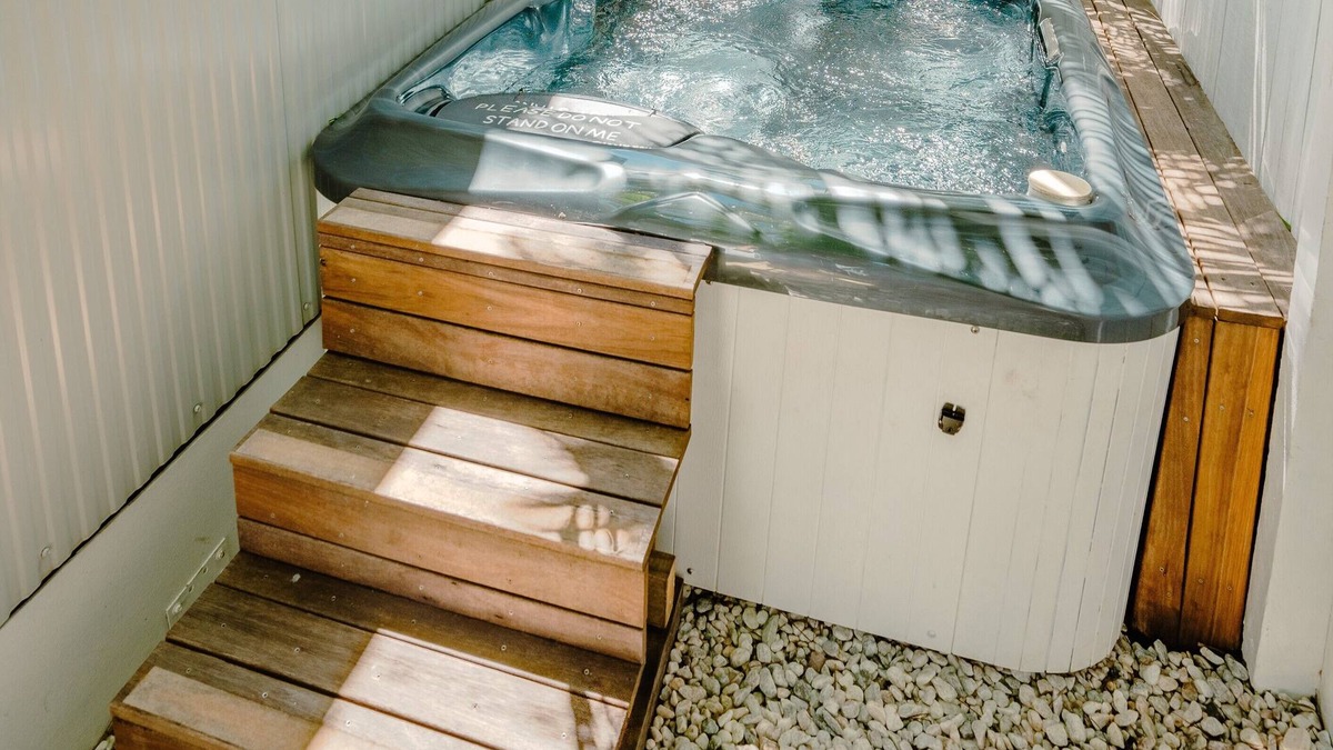 Coolum Beach House | Spa,Fire Pit,Cinema - The Cottage Coolum Beach