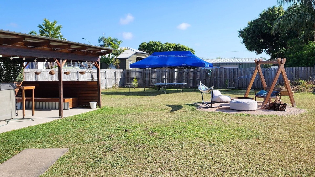 Garbutt House | Spa, firepit, close to the airport, city and strand