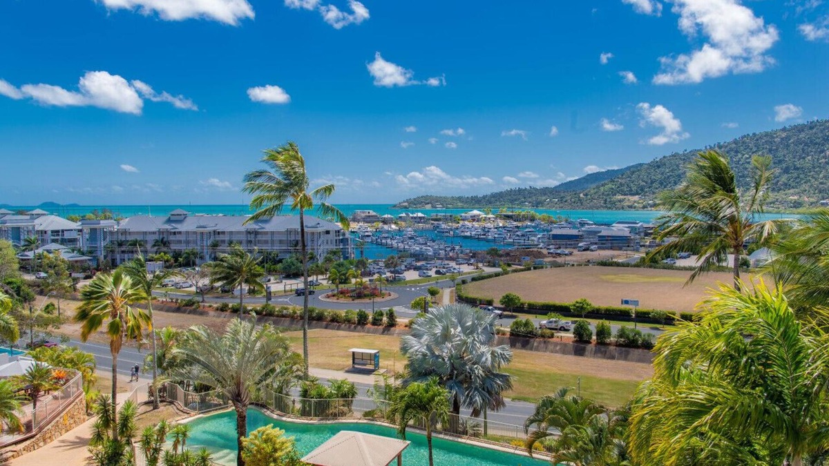 Airlie Beach Apartment | ❤️★Spa Haven ★ 17A ★❤️