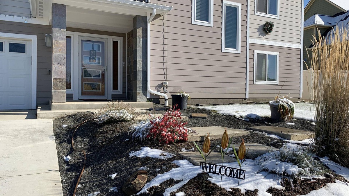 Pullman House | Spa Palouse Home, Spacious & Extremely Comfortable Upper Level private entrance.