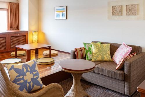 Iwaki Hotel | Spa Resort Hawaiians Monolith Tower