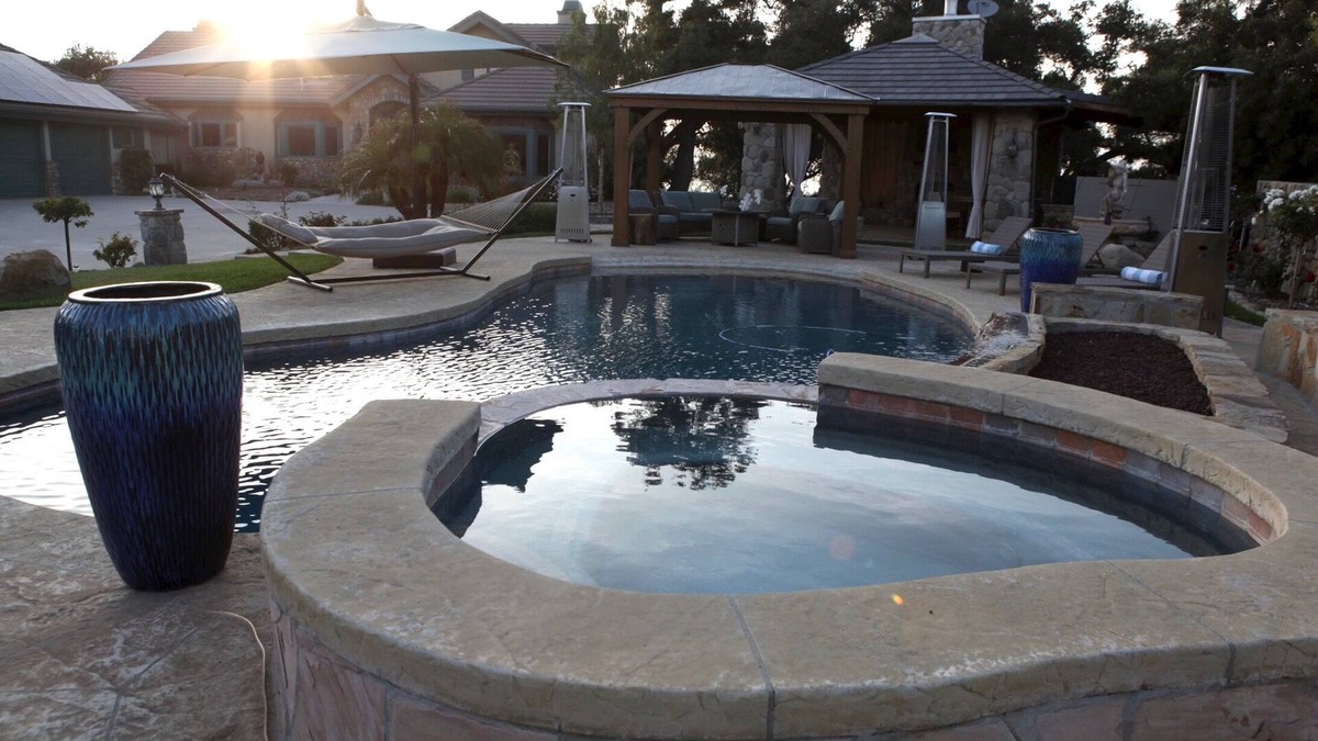 Oak View House | Spa Sancturay Pool, Hot Tub, Cold Plunge, Far Infrared Sauna, Steam Shower.
