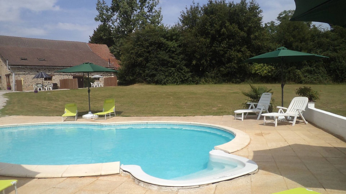 Saint-Julien-le-Vendomois House | Spacious Gîte with all modern appliances and a 9x5.6 m pool