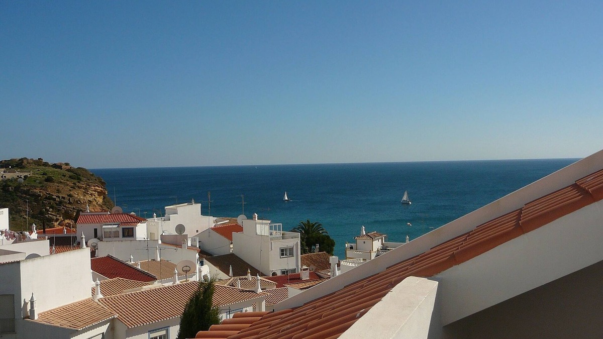 Burgau Apartment | Spacious Apartment Quiet Location Sea Views and a Large Private Sunny Terrace