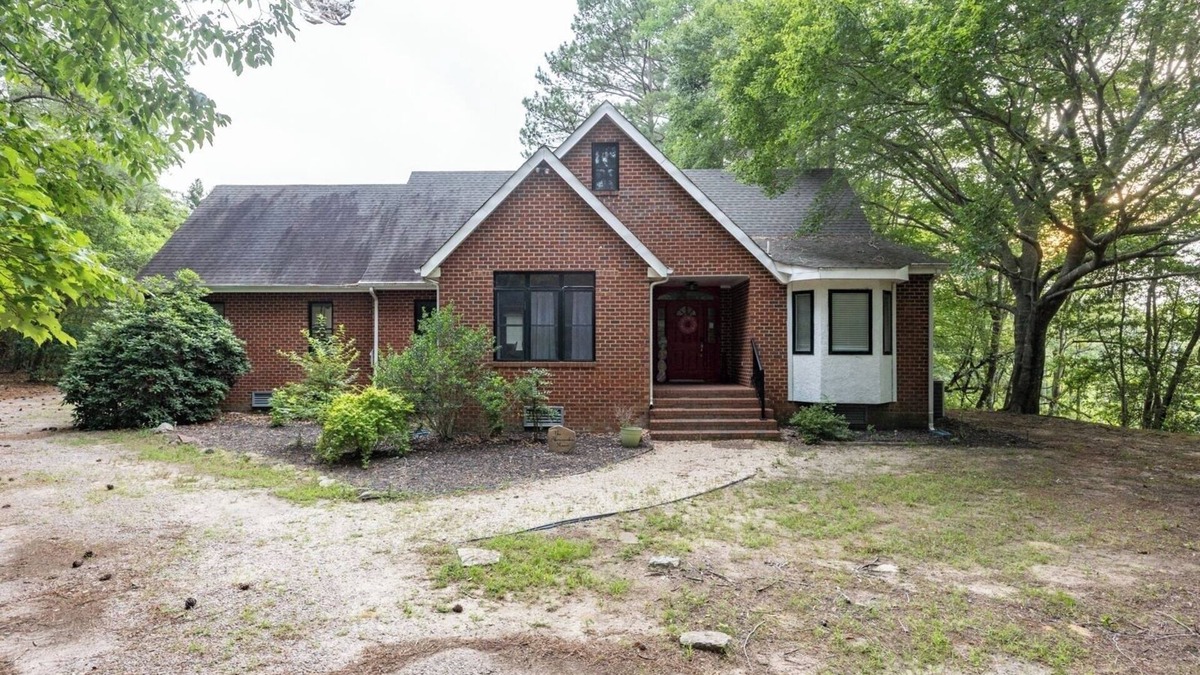 Stevensville House | Spacious 4BR Getaway w/Games, Pier and Firepit