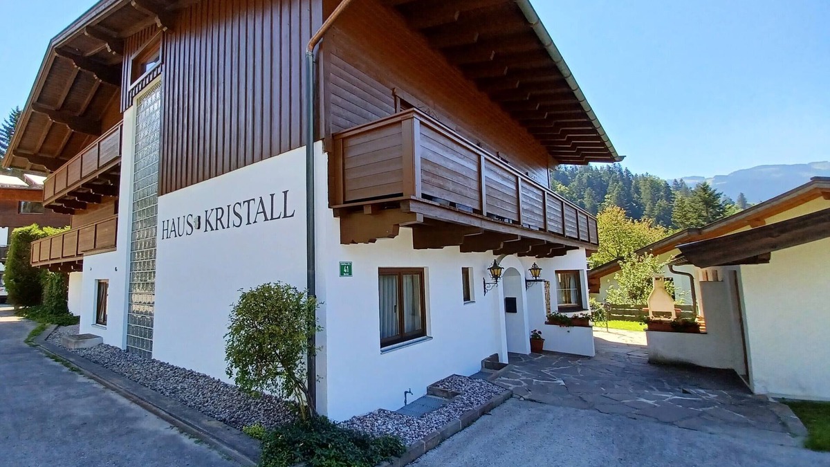Scheffau am Wilden Kaiser Apartment | Spacious vacation apartment with fireplace + children's play corner, 10 + 2 persons