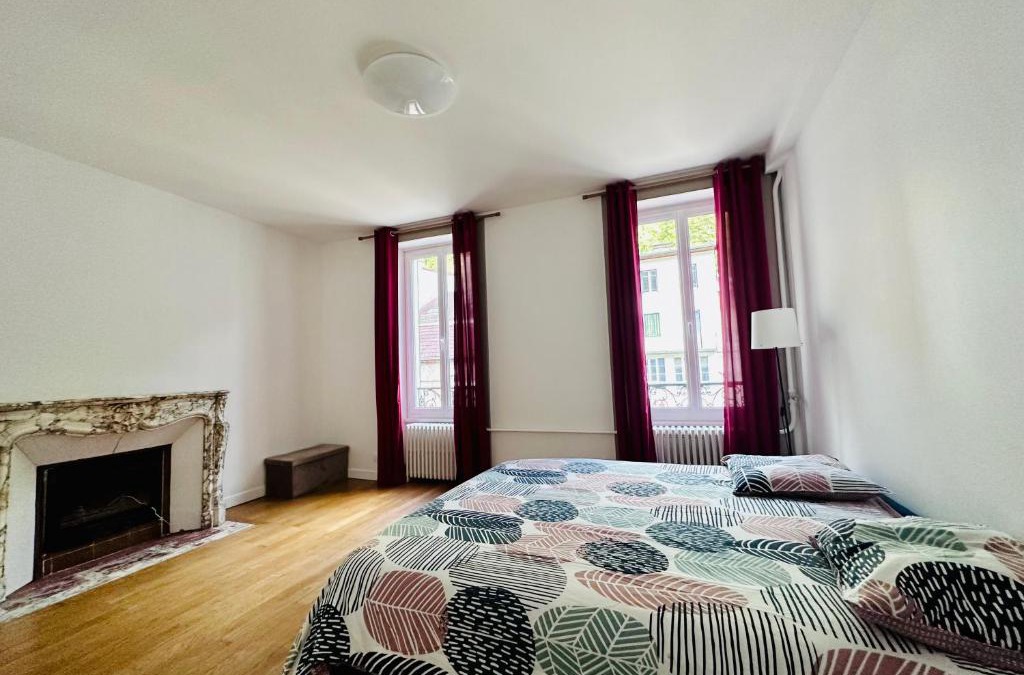 Saint-Claude Apartment | Spacieux et Lumineux