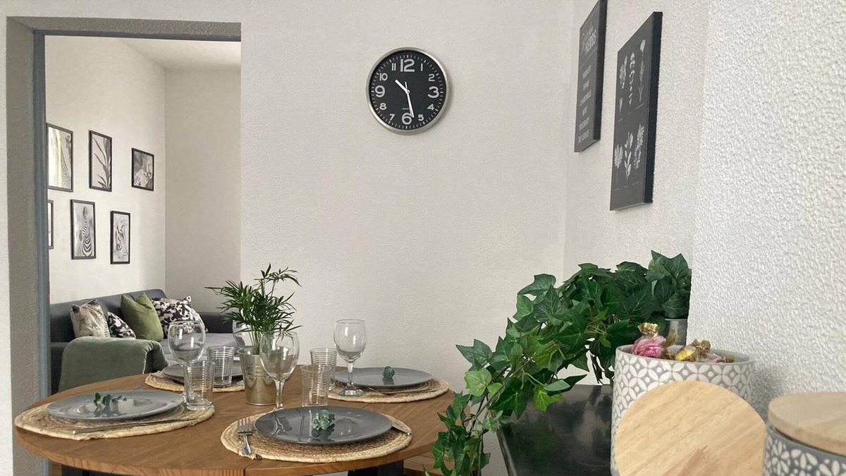 Feignies Apartment | Spacieux Proche Zone Industrielle Tout Confort