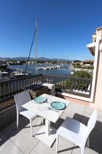 Saint-Cyprien Plage Apartment | Spacieux Studio 3pers vue marina a St Cyprien