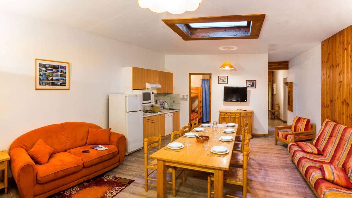 Saint-Michel-de-Chaillol Apartment | Spacious 10-Person Apartment Near Slopes with Free WiFi, Pet-Friendly, and Optional Services