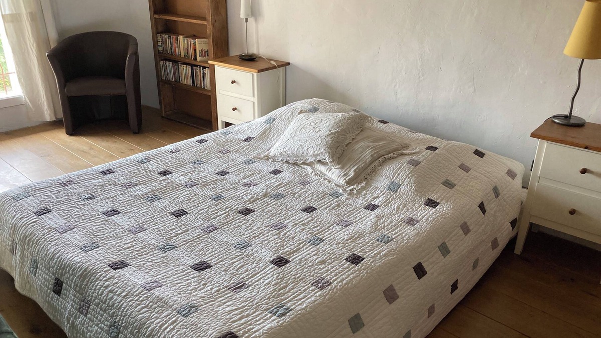 Saint-Hippolyte-du-Fort Apartment | Spacious central apartment with view