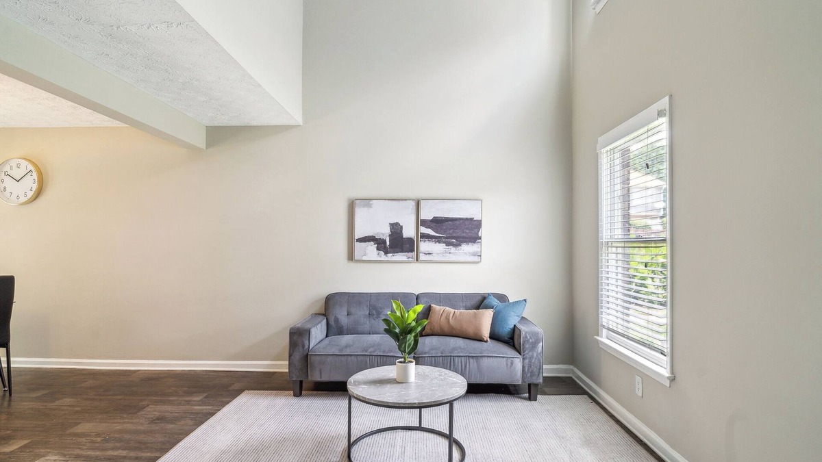 Ellenwood Apartment | Spacious 1 Bed 1.5 Bath Towmhome I Ellenwood