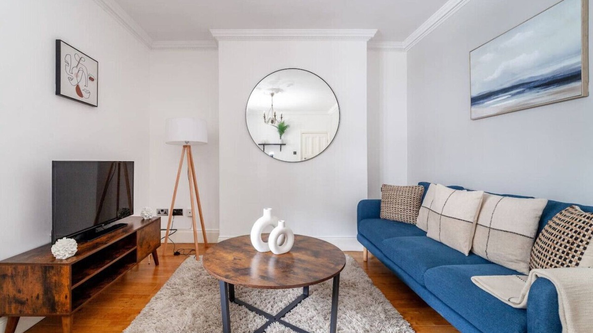 Angel Apartment | Spacious 1 Bed Flat in Angel