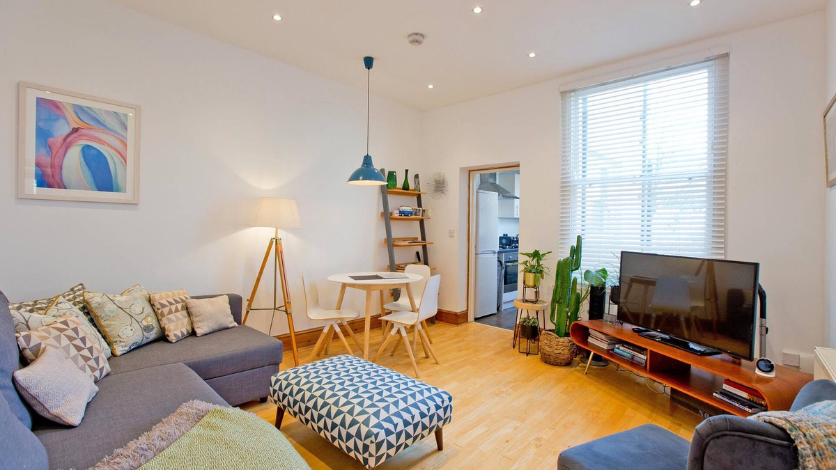 Canonbury House | Spacious 1 bed & sofa bed BOOK for Summer