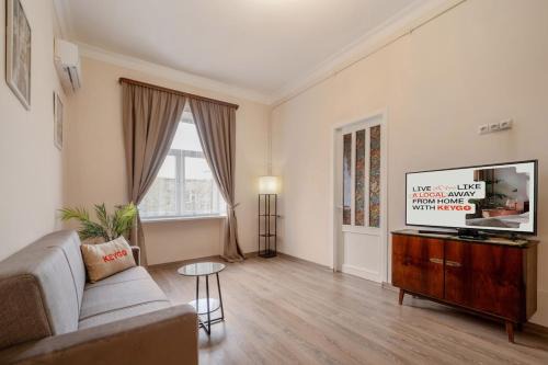 Kentron Apartment | Spacious 1 bedroom apartment KeyGo #0177 your cozy corner just minutes from the Opera House