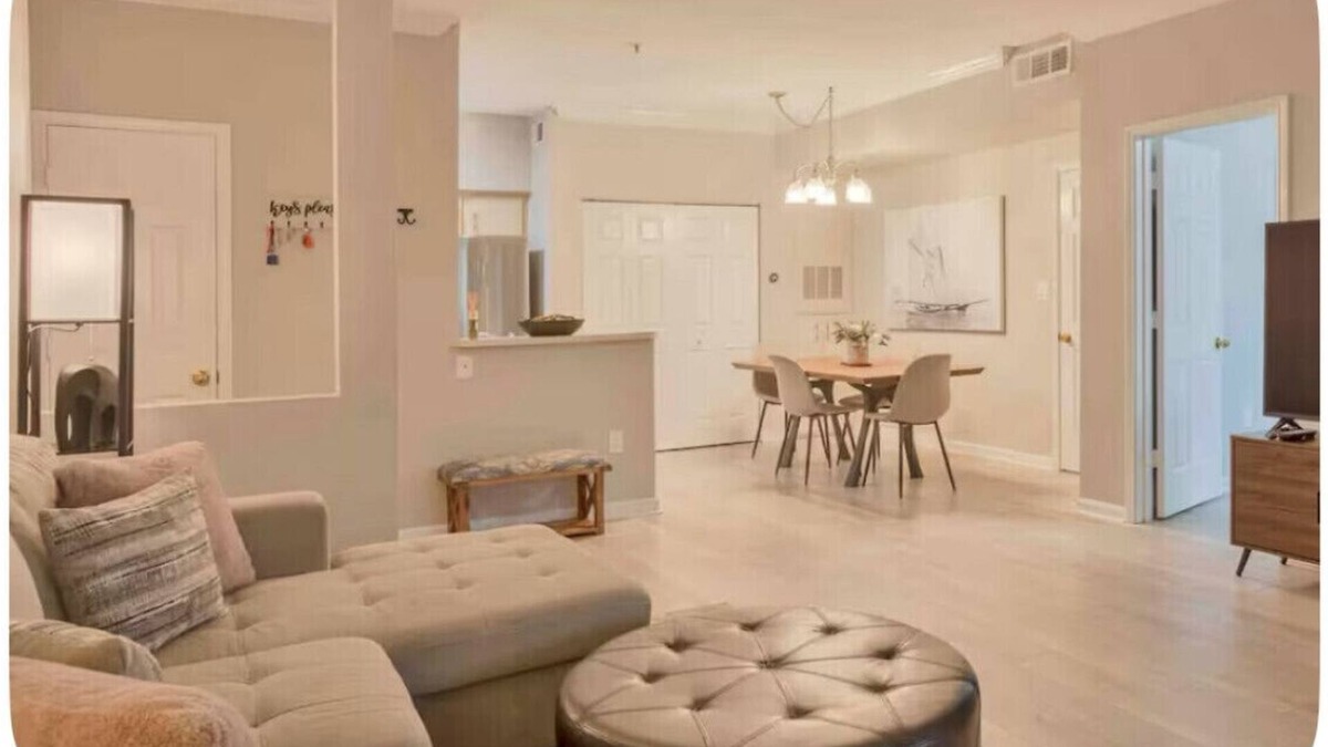 Clearwater Condo | Spacious 1 bedroom condo, walk to the water!