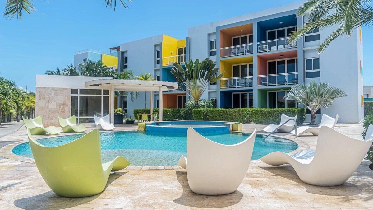 Washington Condo | Spacious 1-bedroom condo Close To Eagle Beach