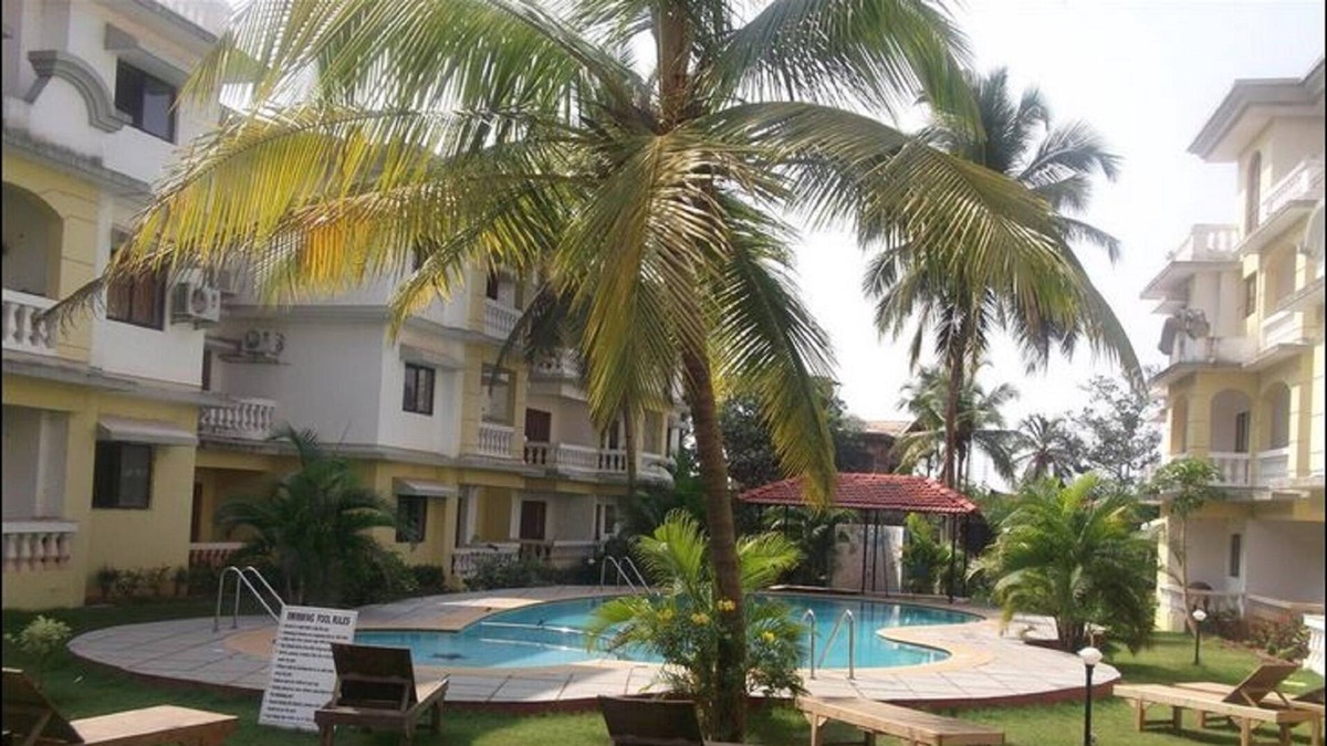Varca Apartment | Spacious 1 Bedroom Penthouse Apartment with 2 Balconies & Swimming Pool