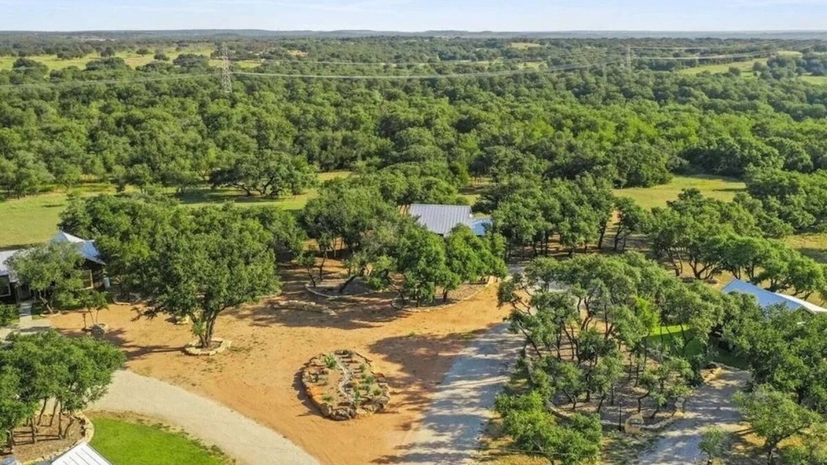 Graham Resort | Spacious 12-Bedroom Resort in Graham Texas - sleeps 40
