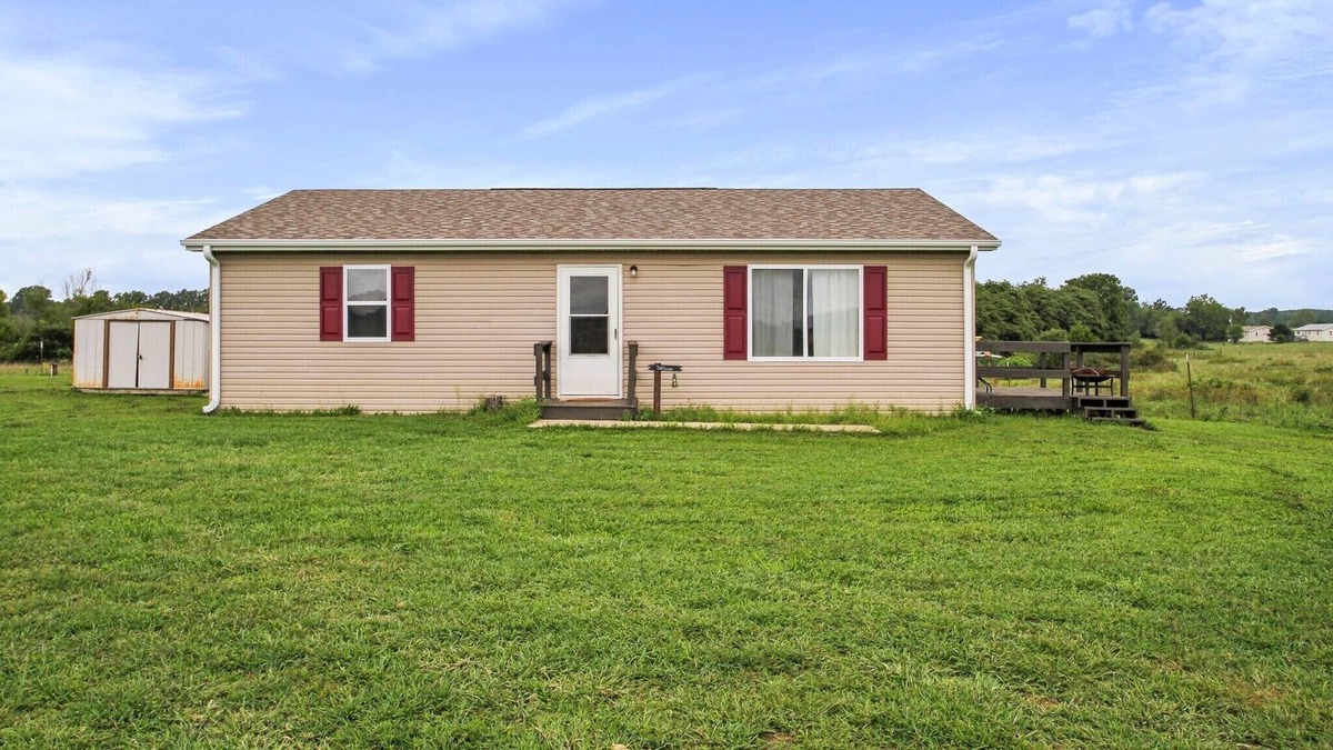 Dora Cabin | Spacious 1200sf cabin (5) in Ozark county near the river. Pets allowed.