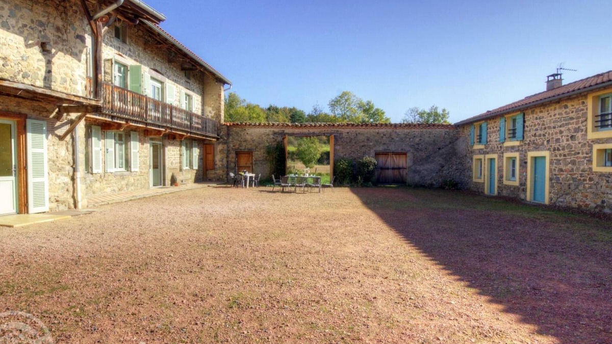Lure Cottage | Spacious 15-Person Retreat with Garden, Terraces & Modern Amenities in Scenic French Countryside