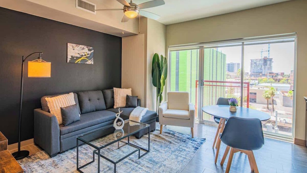 Evans Churchill Apartment | Spacious 1BD Apartment with Parking Gym WD