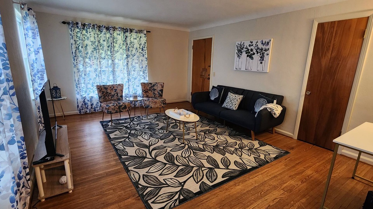 Ottawa House | Spacious 1Bed/1Bth Pets OK, Close to ProMedica, UT