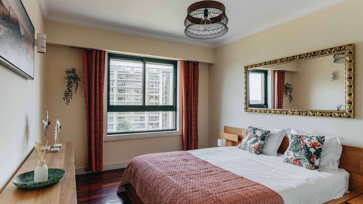 Sao Pedro da Afurada Apartment | Spacious 1BR with Parking in Quiet Area