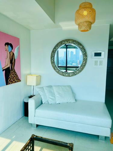 Wack-Wack Greenhills Apartment | Spacious 1BR steps to Megamall Ortigas City View