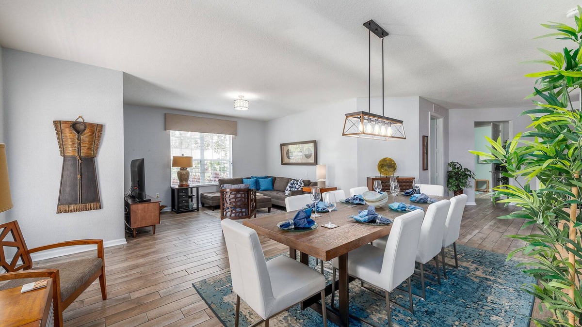 Florida Central Atlantic Coast Condo | Spacious 2,100 Sq Ft Lakeside Corner Condo at Vista Cay Near Top Attractions"