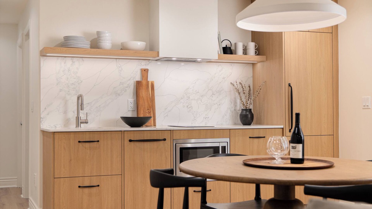 Shaughnessy House | Spacious 2-BDRM near Sunsets, Beach + City Life