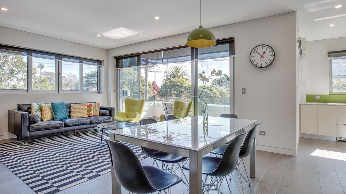 Cremorne Apartment | Spacious 2-Bed Apartment Close to City
