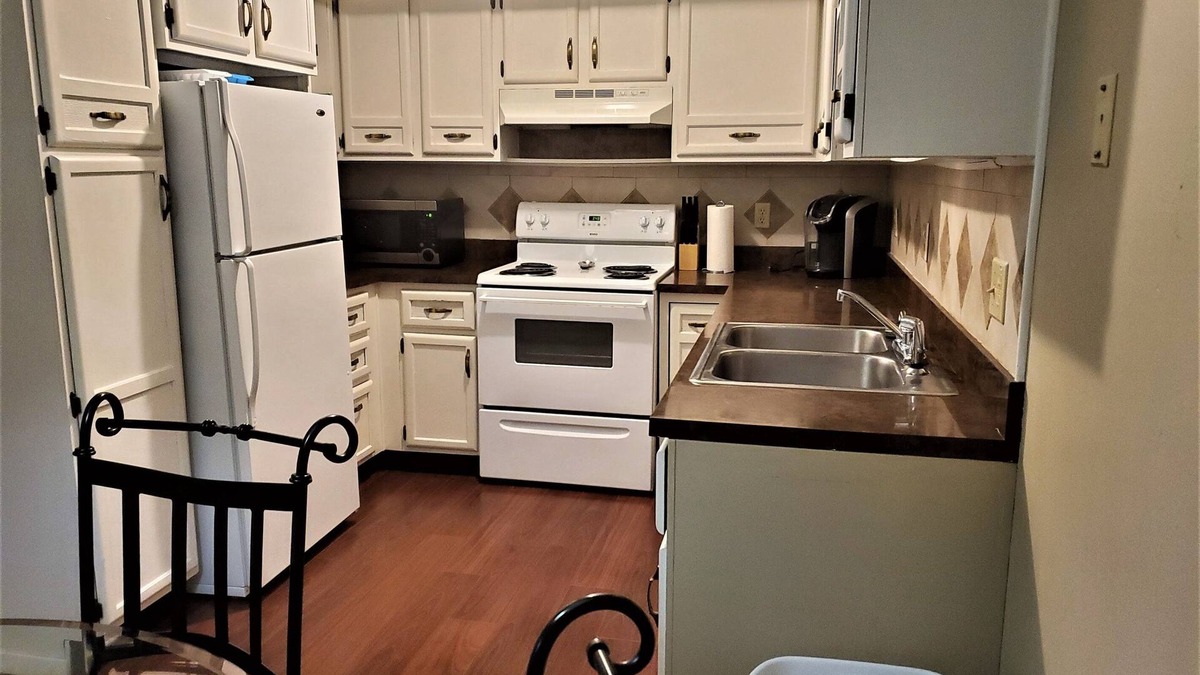 Bloomington Condo | Spacious 2 Bed Condo, Pet Friendly