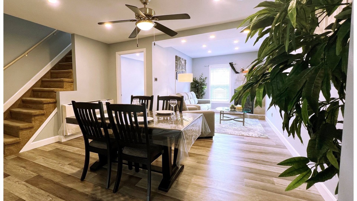 Lowertown Apartment | Spacious 2-bed modern apartment+parking in Downtown Ottawa's ByWard Market