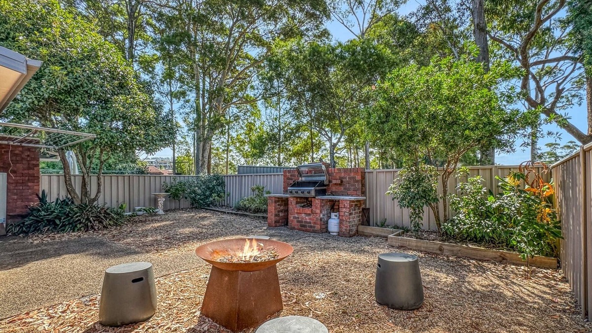 Surf Beach House | Spacious 2-Bed Townhouse with BBQ by the Beach