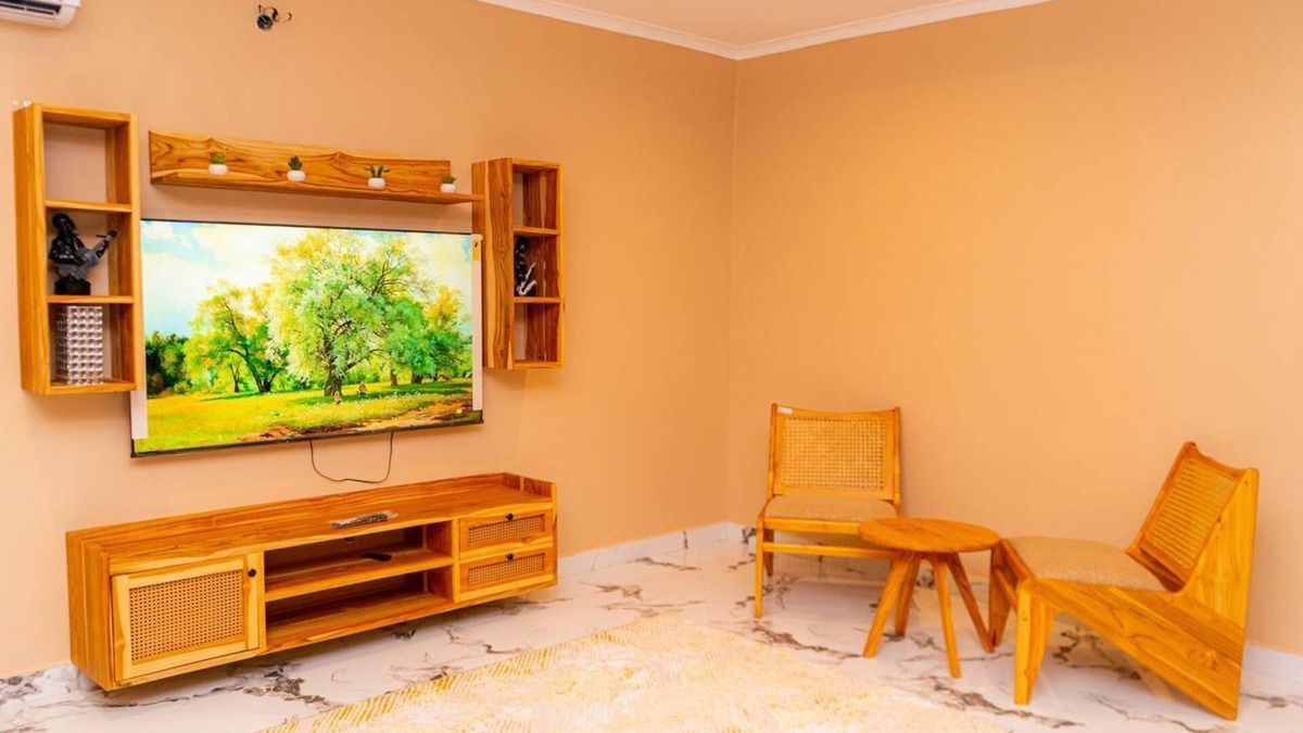 Kisutu Apartment | Spacious 2-bedroom apartment with Wi-Fi, AC in fabulous Dar es Salaam