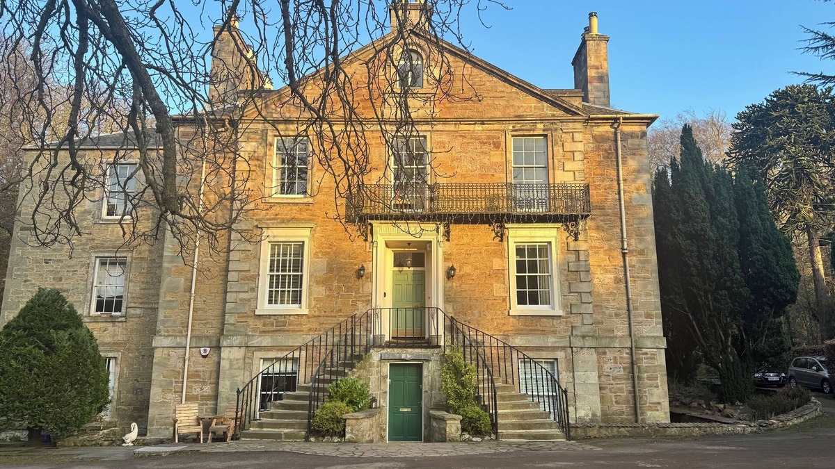 Colinton Apartment | Spacious 2-bedroom apartment in Spylaw Park